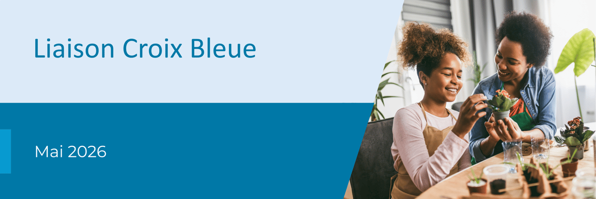 Liaison Croix Bleue - Mai 2026. Photo d'une femme et d'un enfant en train de rempoter des plantes.
